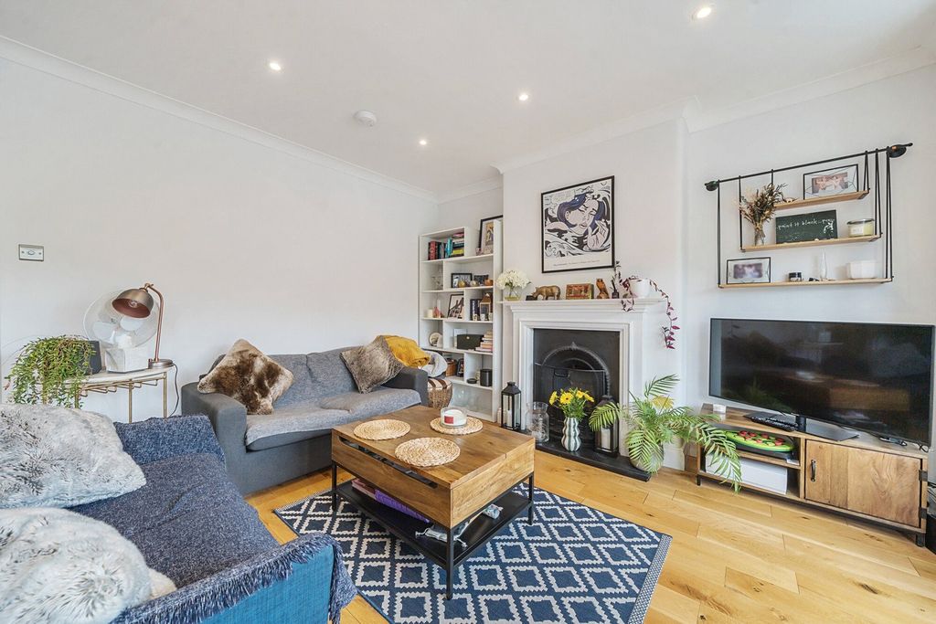 Property photo 2 of 11 1332970-9-68A5B21...