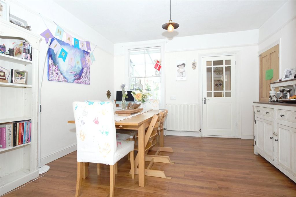 Property photo 3 of 13 Picture No. 10