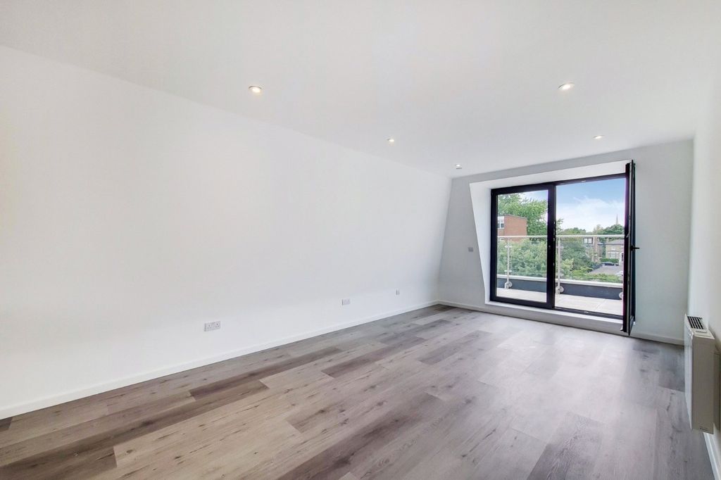 Property photo 2 of 9 Picture No. 20