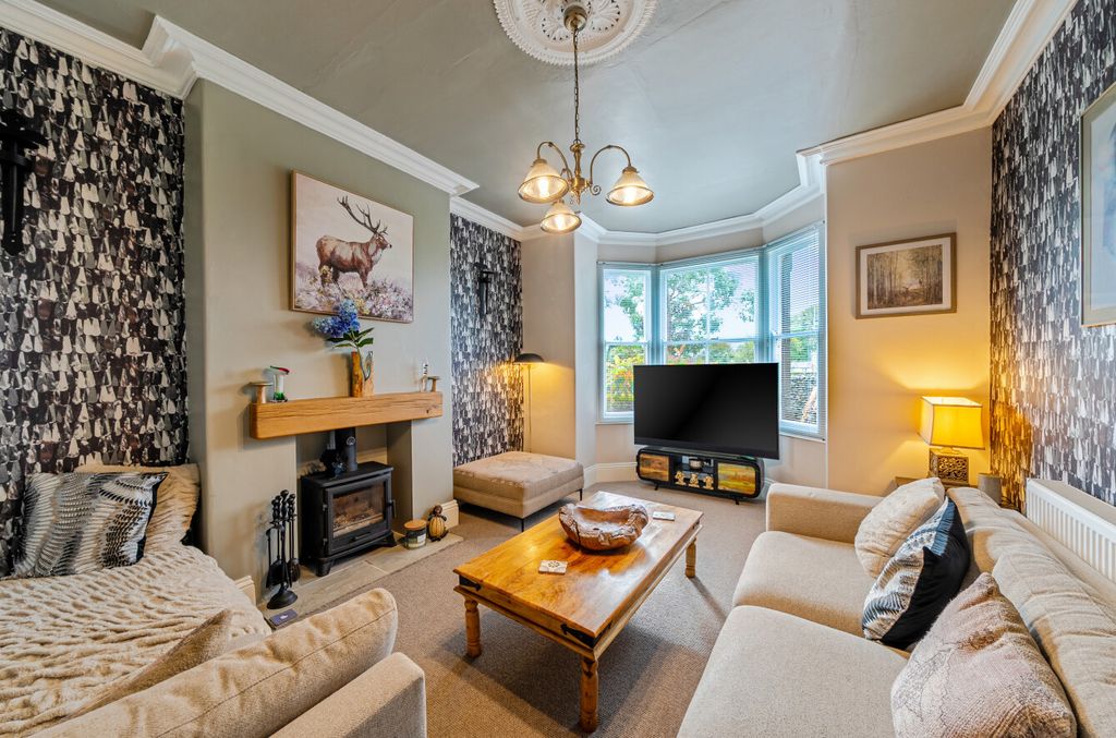 Property photo 2 of 19 1530264-17-6Ac8c7...