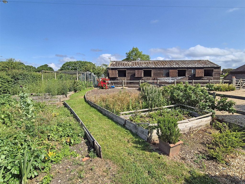 Property photo 3 of 32 Picture No. 02