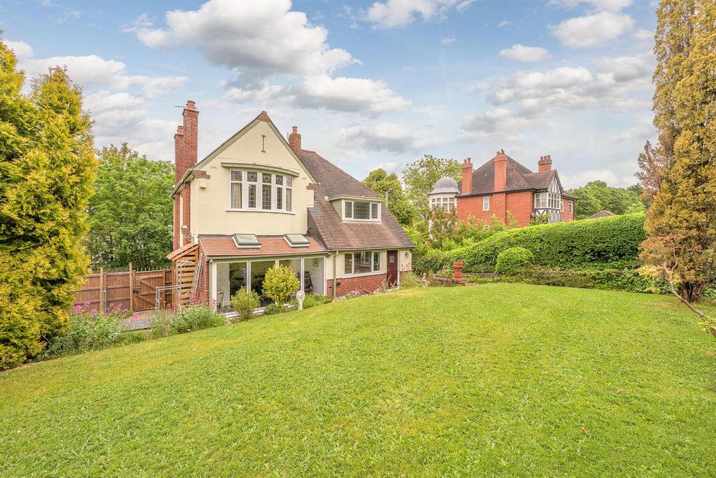 Property photo 1 of 37