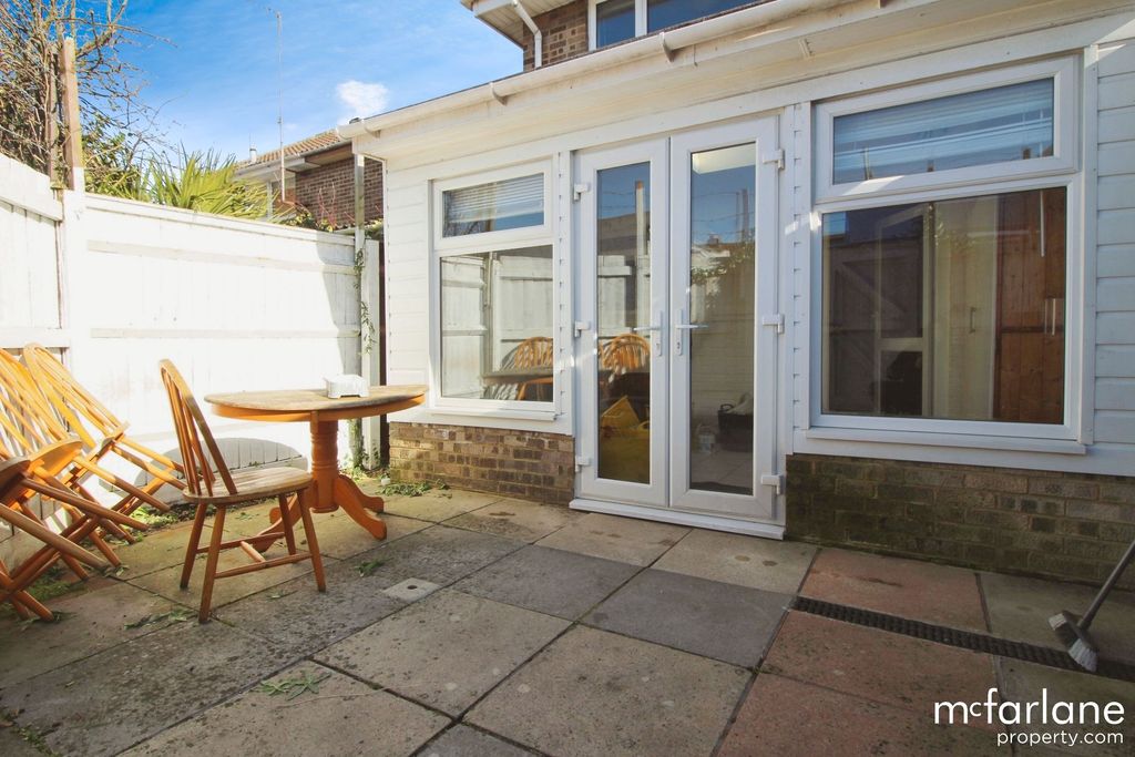 Property photo 2 of 4