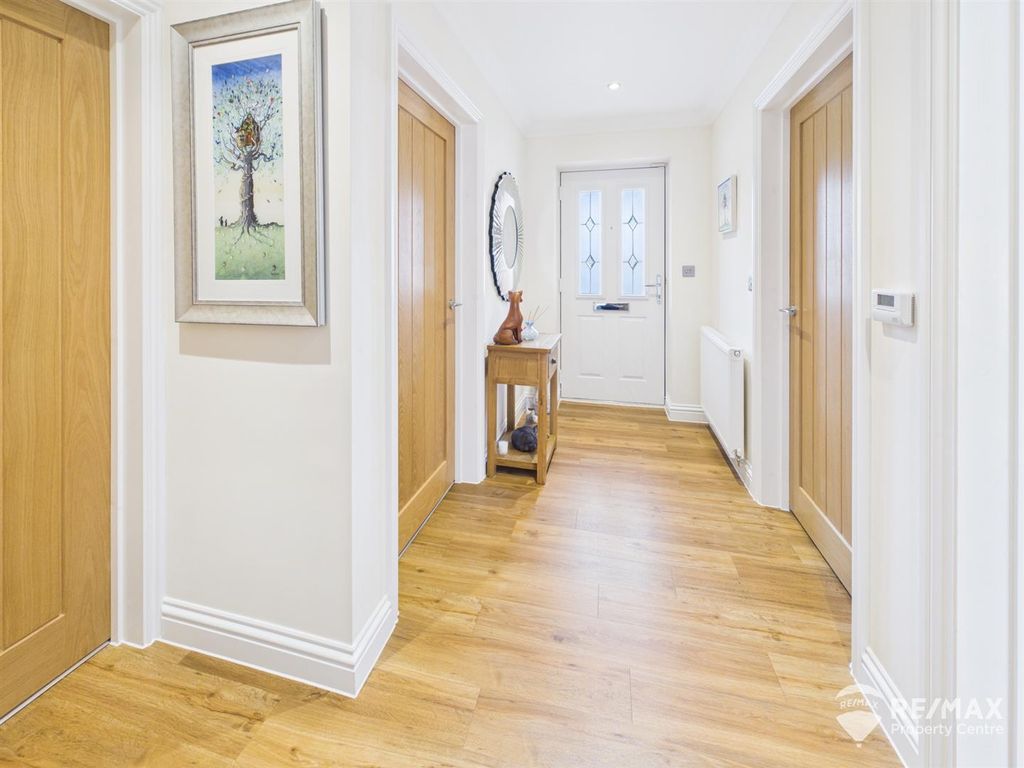 Property photo 3 of 24 Cam02842G0-Pr0369-Still023.Jpg