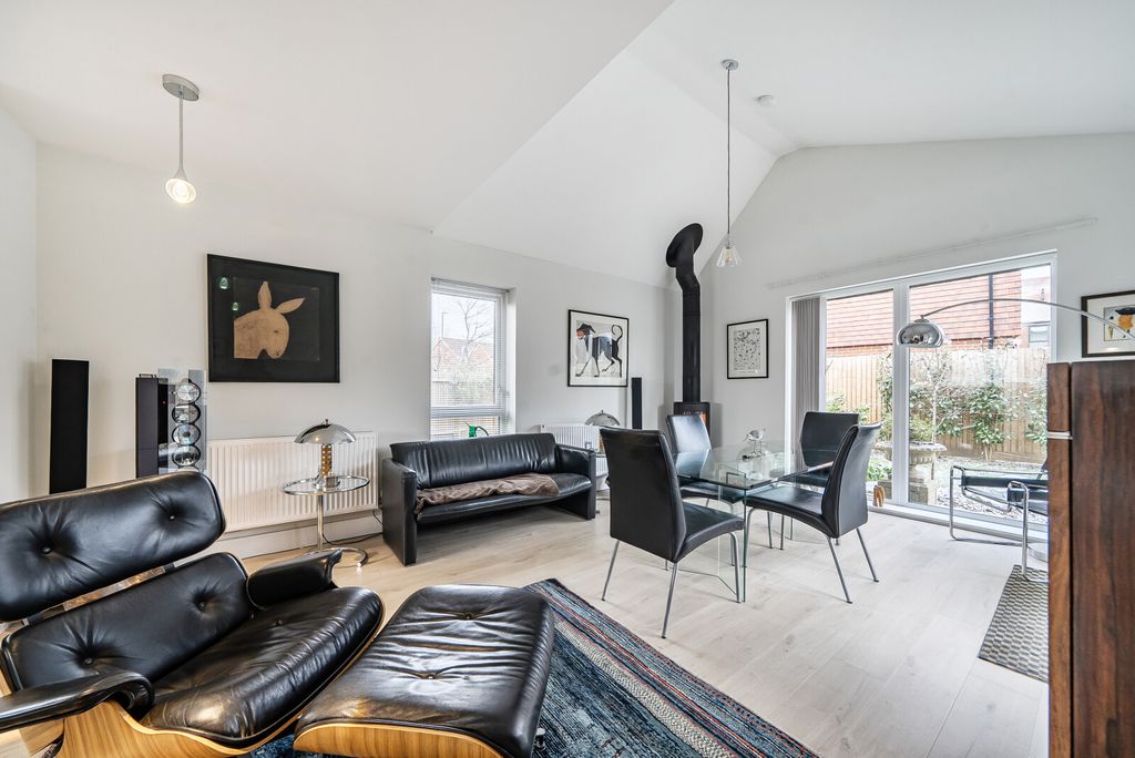 Property photo 3 of 27 Picture 3