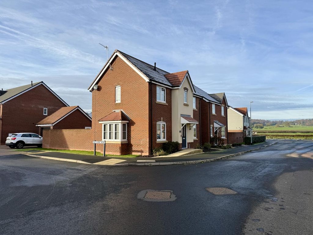 Property photo 1 of 28 Front (Exterior)