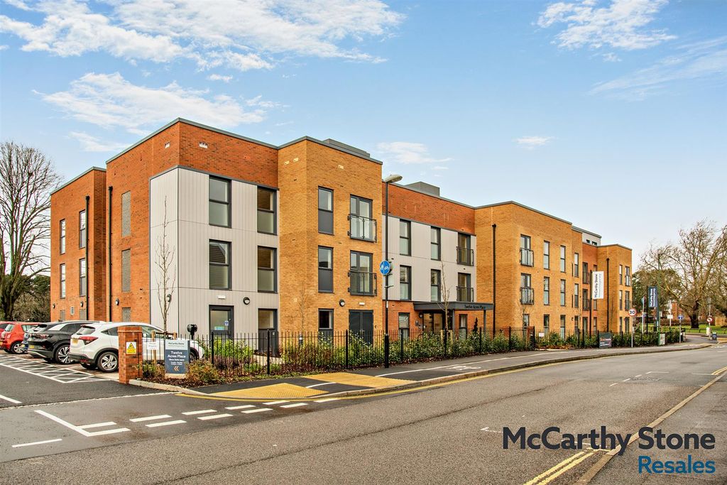 Property photo 1 of 38 8676929-Exterior19-800.Jpg