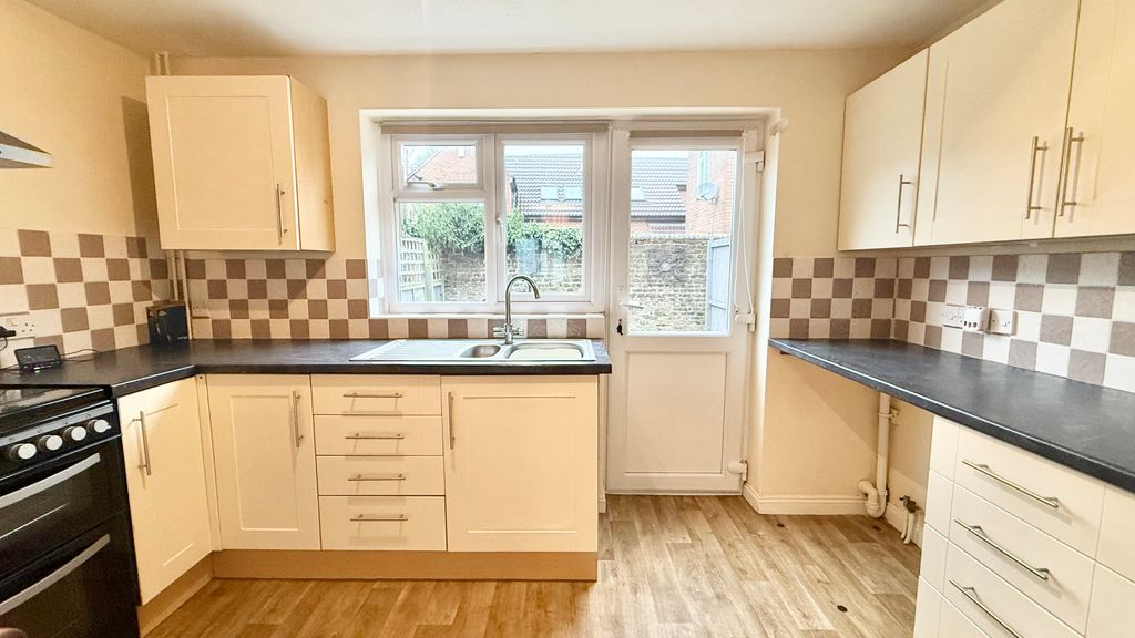 Property photo 3 of 13 Kitchen