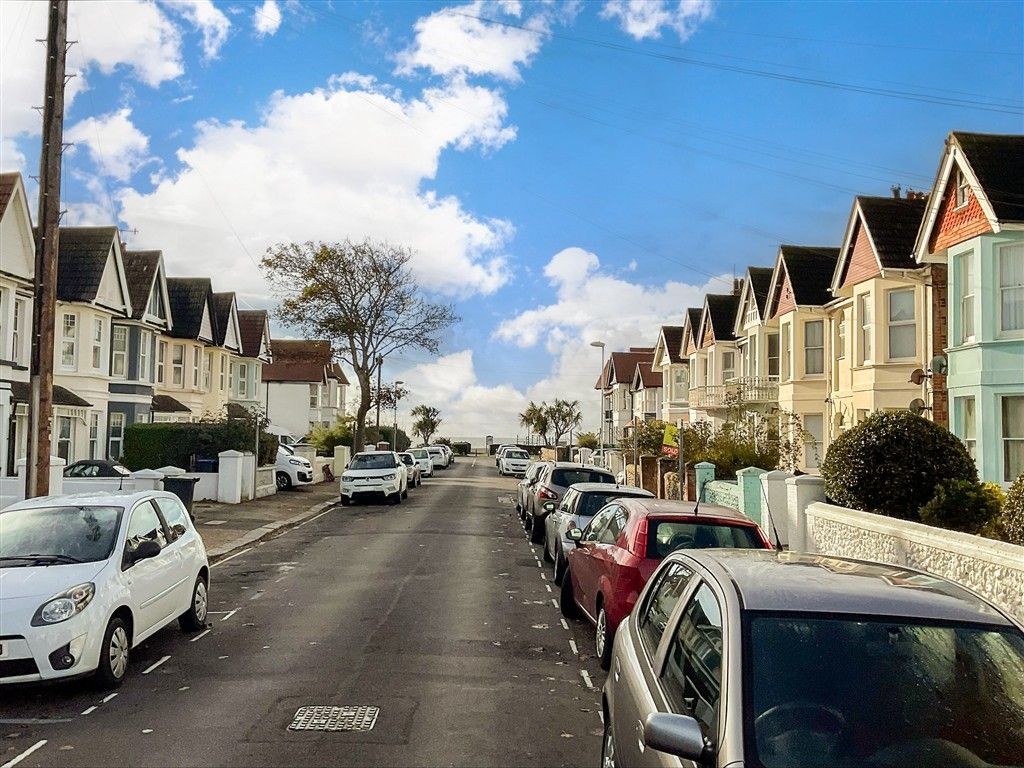 Property photo 3 of 9 Sea Views