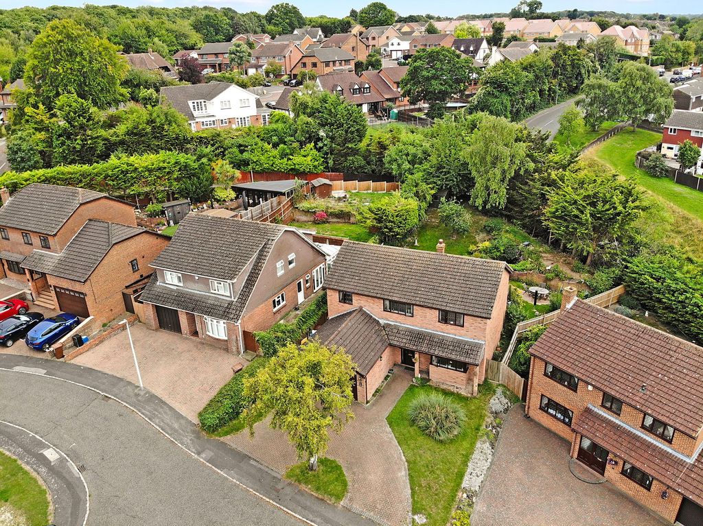 Property photo 2 of 37