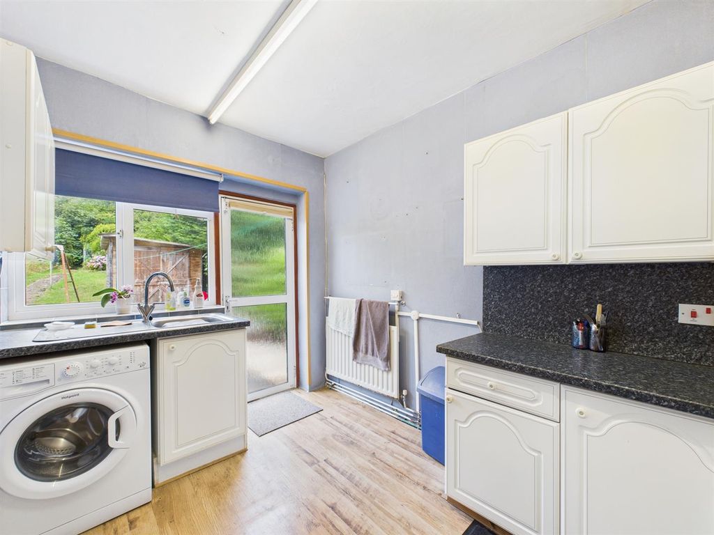Property photo 2 of 14 Cam02885G0-Pr0451-Still012.Jpg