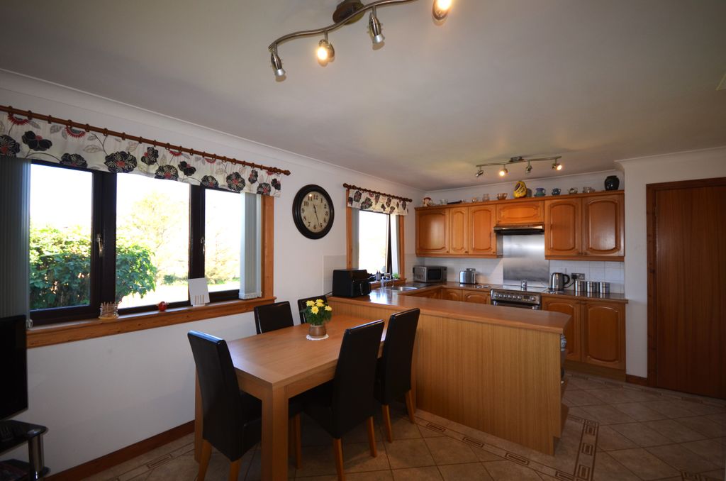 Property photo 3 of 47