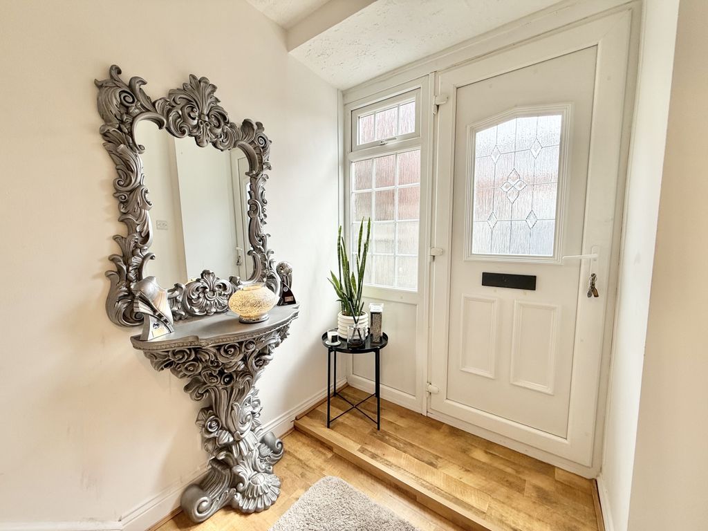 Property photo 3 of 22 Img_9998