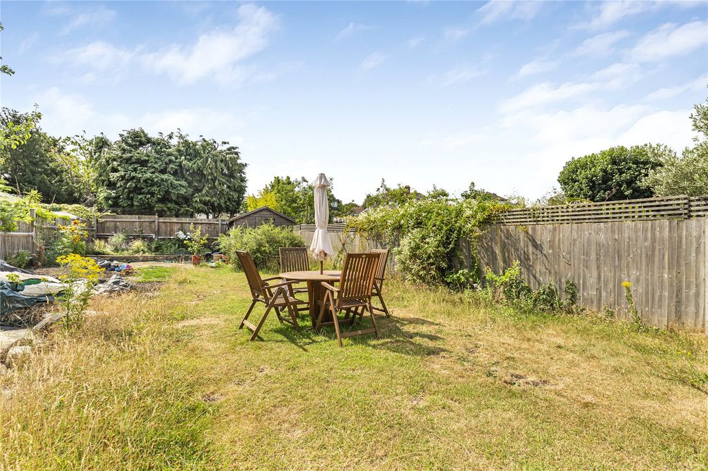Property photo 2 of 9 Picture No. 12