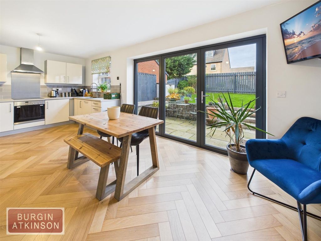 Property photo 2 of 34 Cam01619G0-Pr0172-Still027.Jpg