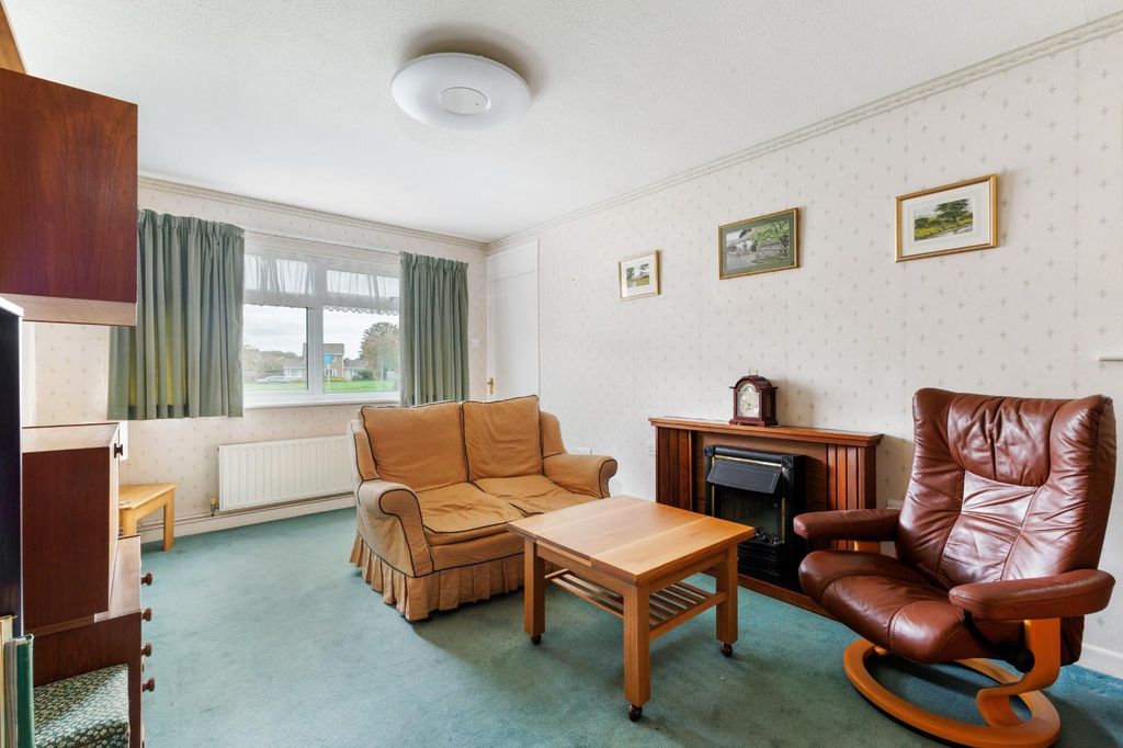 Property photo 3 of 18 99479_27 Berkshire Road (9).Jpg