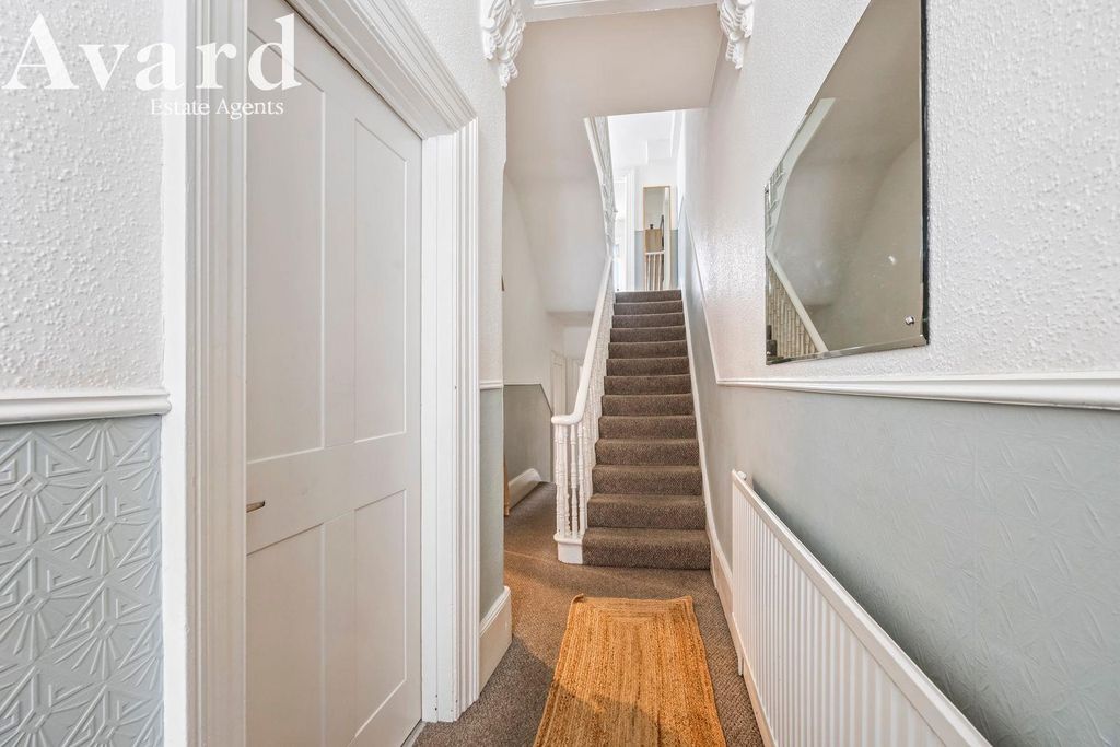 Property photo 3 of 26 16.Jpeg