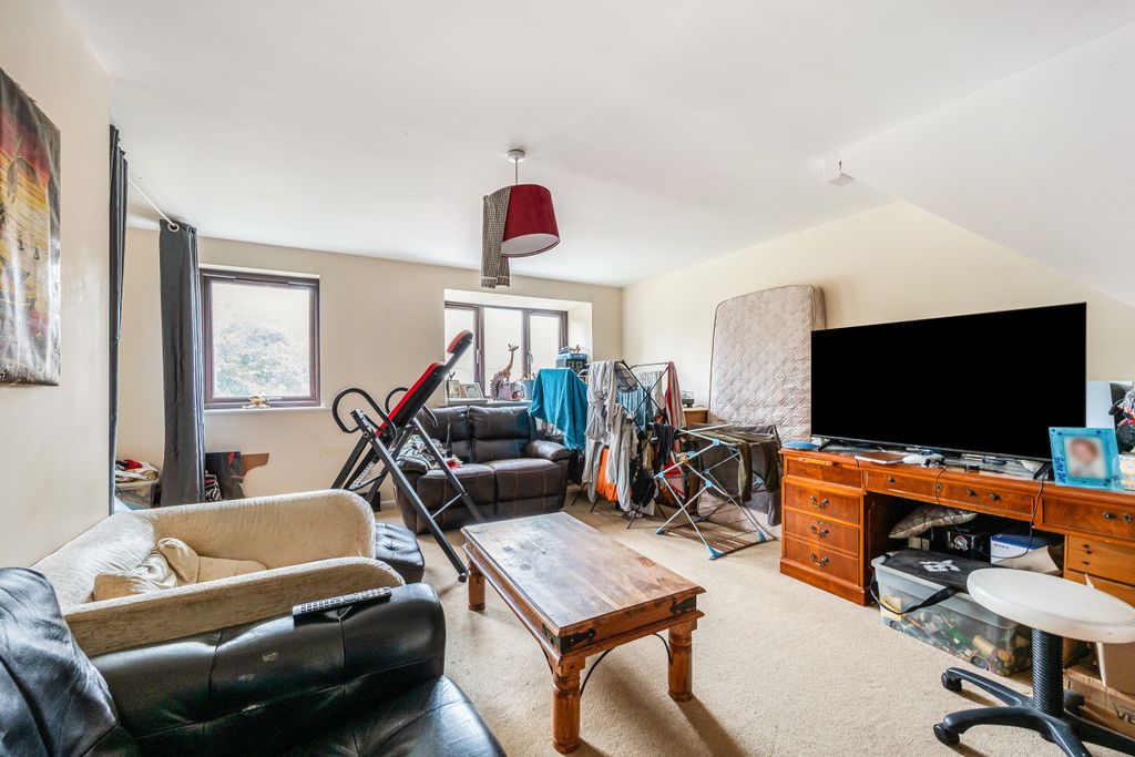 Property photo 3 of 17 Ph7_6847721