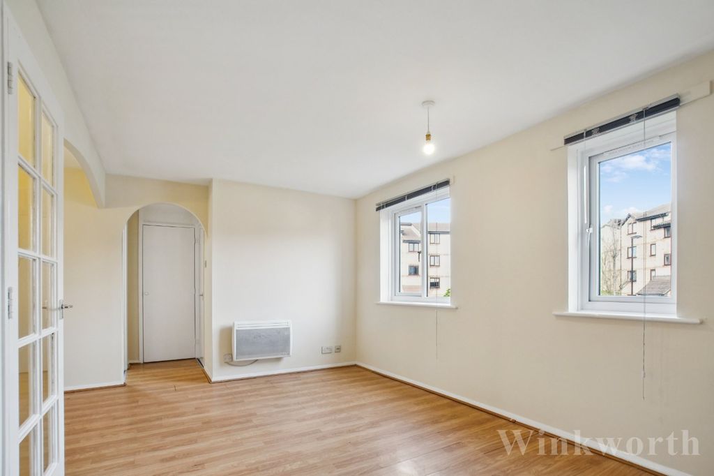 Property photo 3 of 11 Picture No. 18