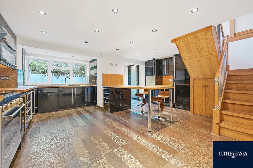 Property photo 1 of 11 Picture No. 01