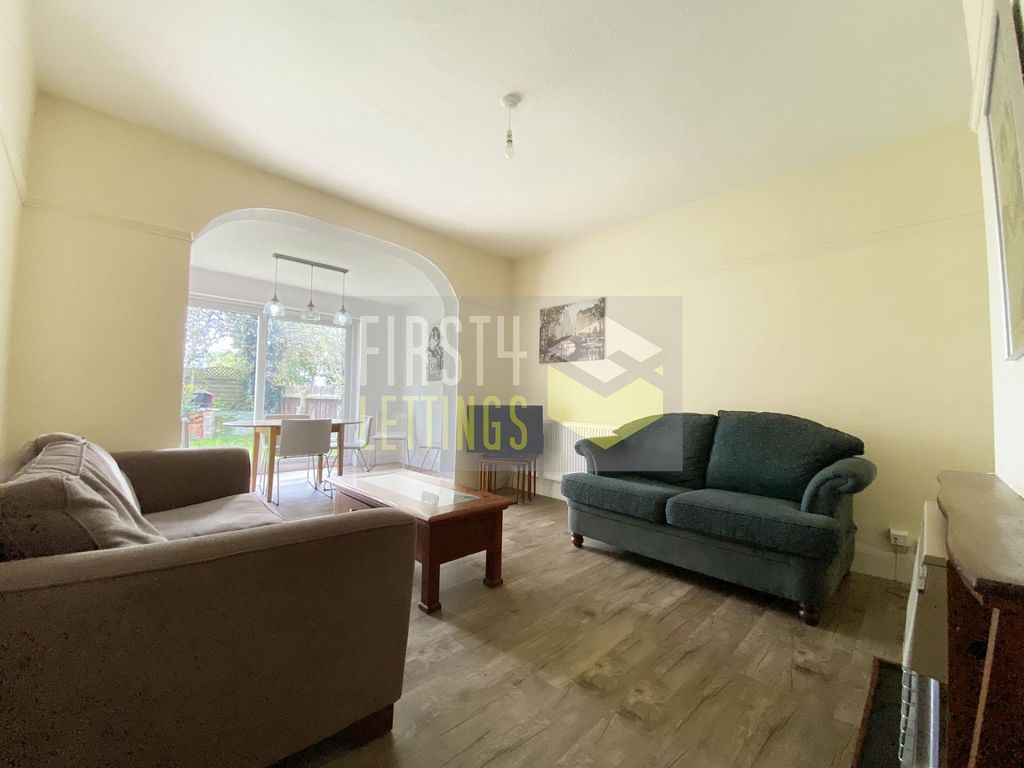 Property photo 1 of 16 Photo 4