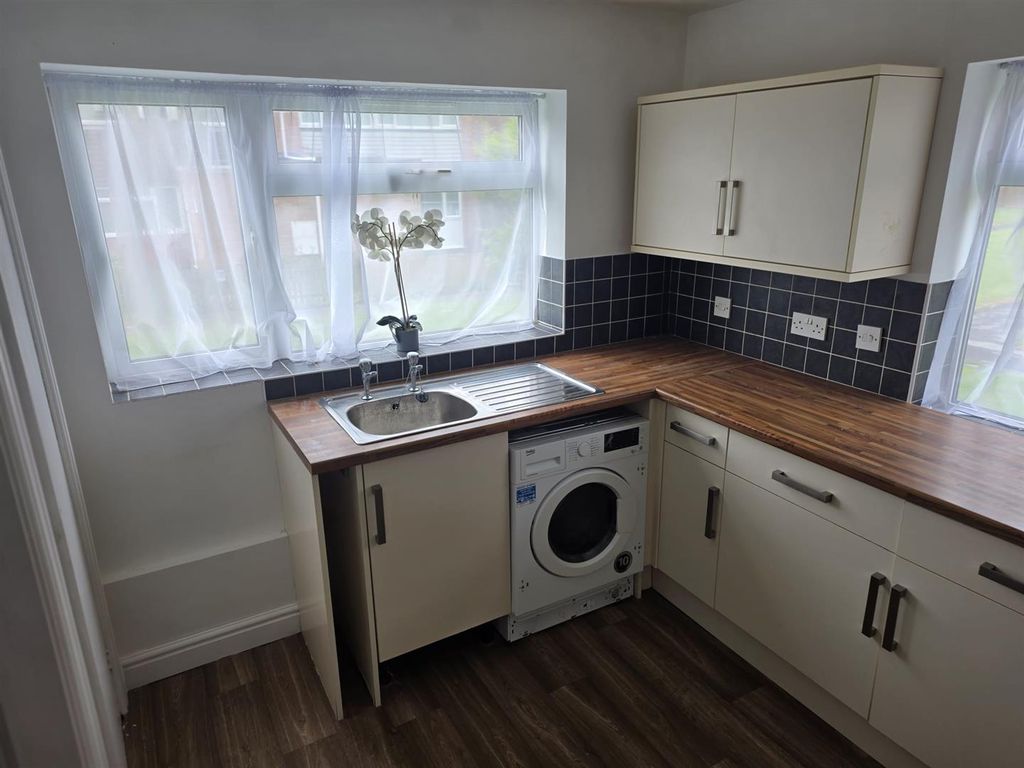 Property photo 1 of 6 87411.Jpg