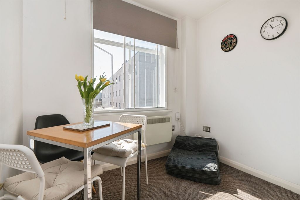 Property photo 2 of 8 Bedroom 1