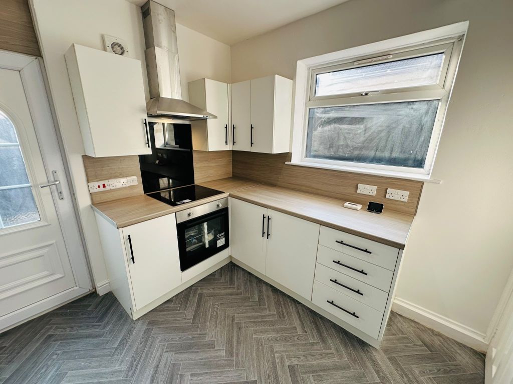 Property photo 2 of 18