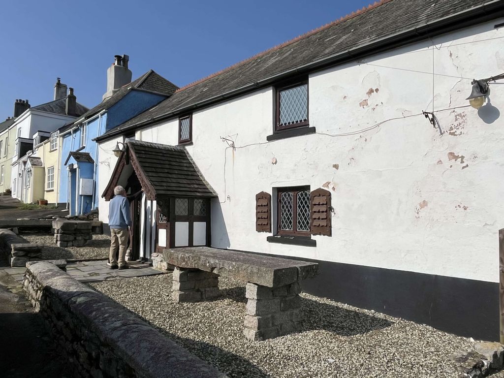 Property photo 2 of 23