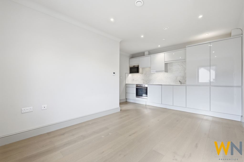 Property photo 1 of 8 Photo 7