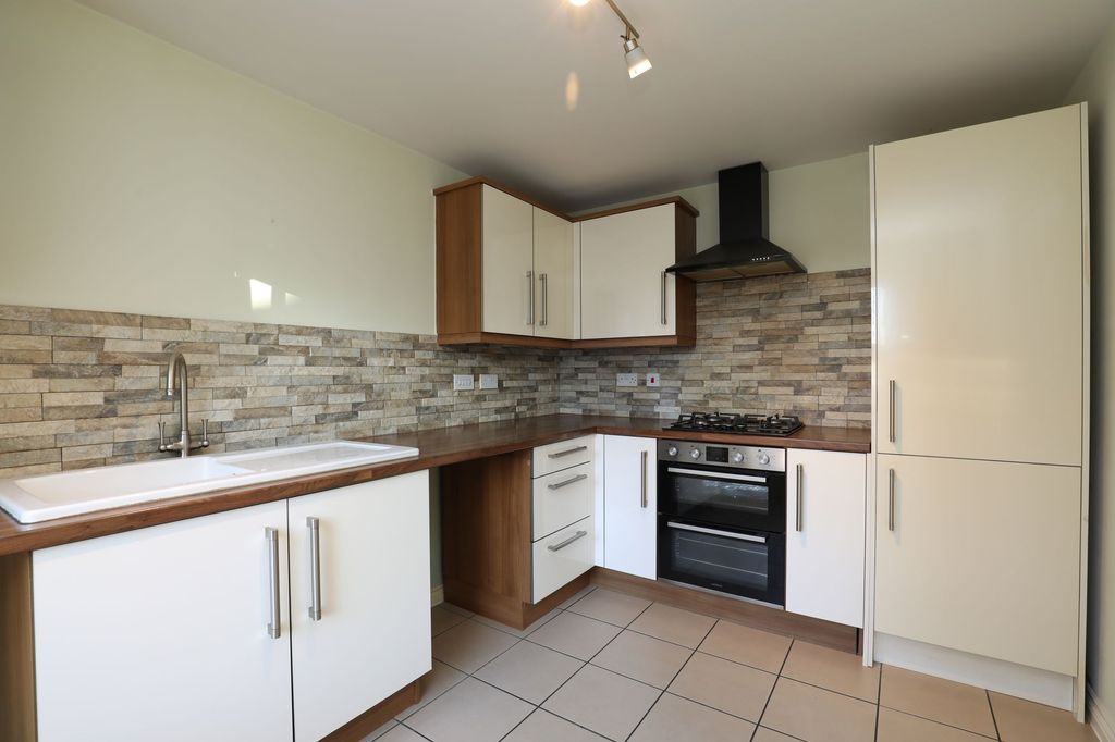 Property photo 2 of 30