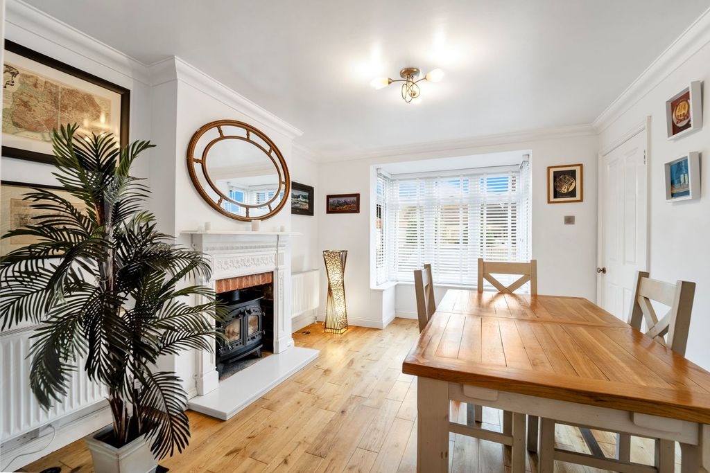 Property photo 3 of 21