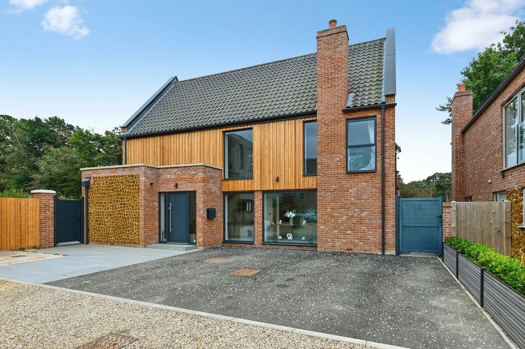 Property photo 1 of 37 Pbox-Img.Jpg