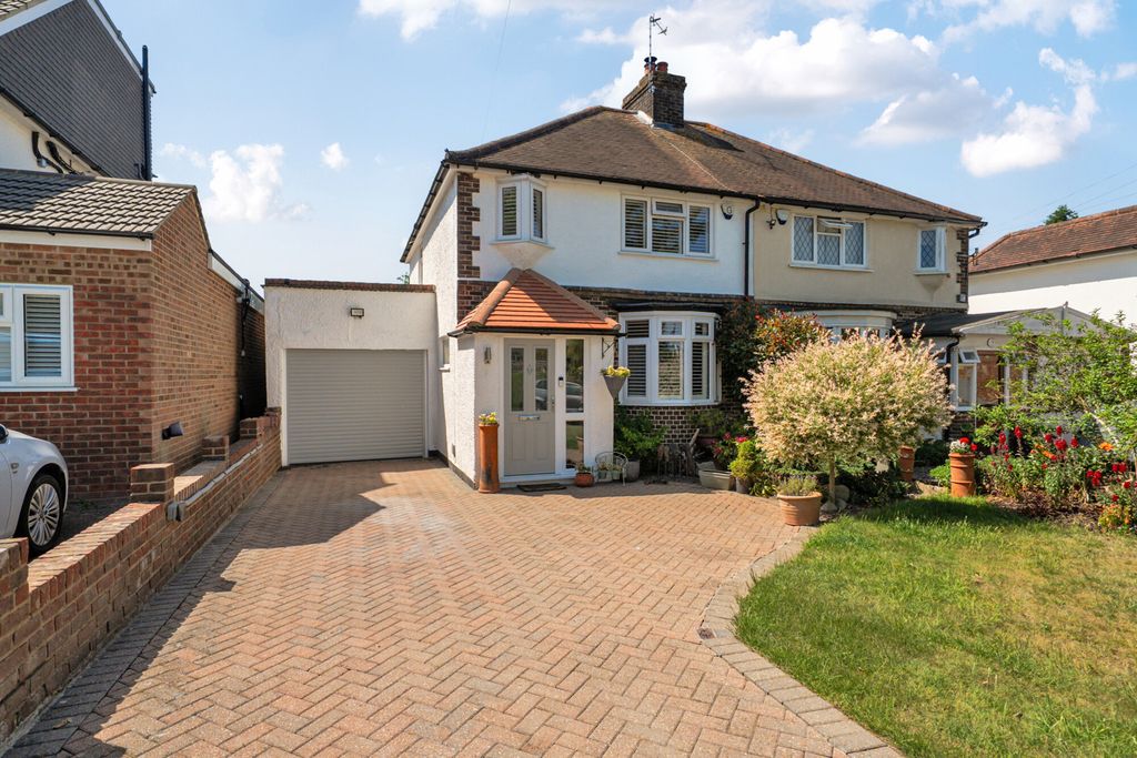 Property photo 1 of 16 1466858-2-6A17312...
