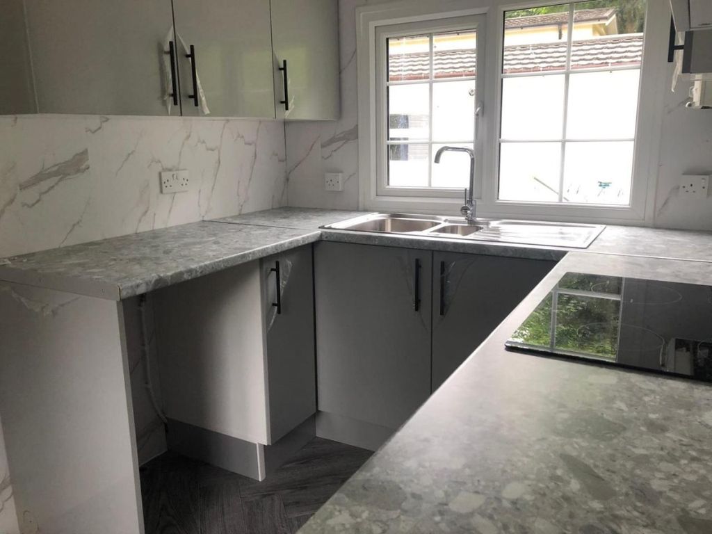 Property photo 3 of 7 Preloved Home Kitchen 2