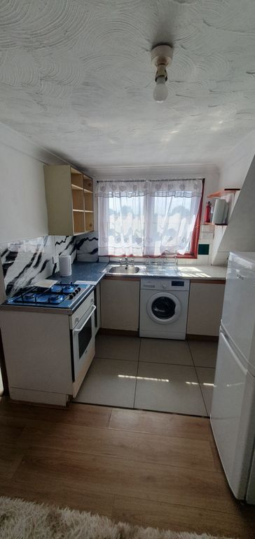 Property photo 3 of 6 Kitchen