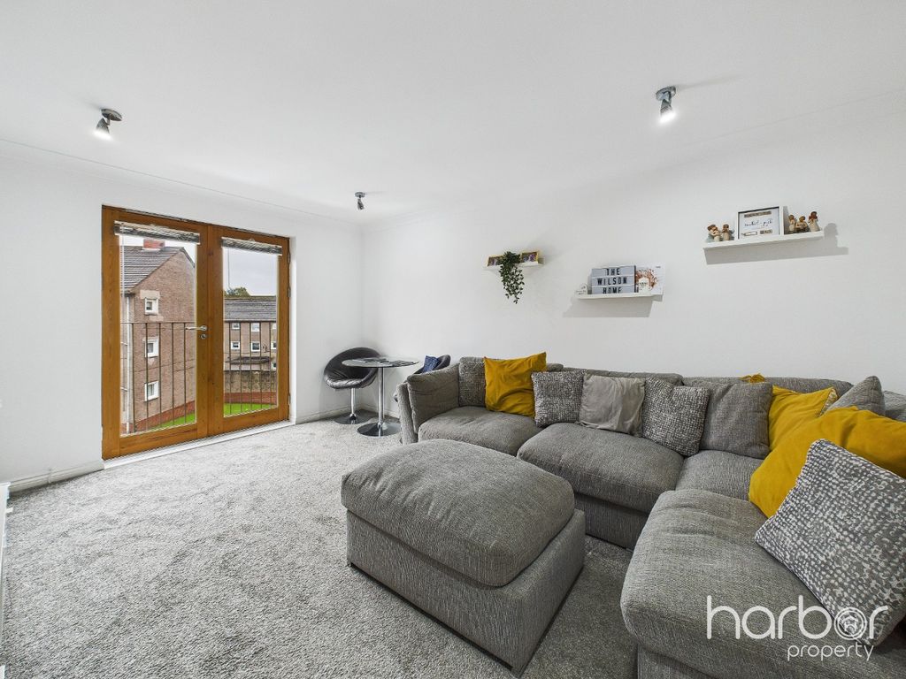 Property photo 2 of 13 4531674