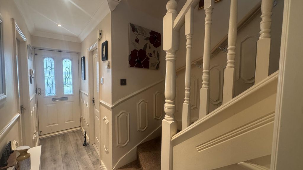 Property photo 3 of 19 Hallway
