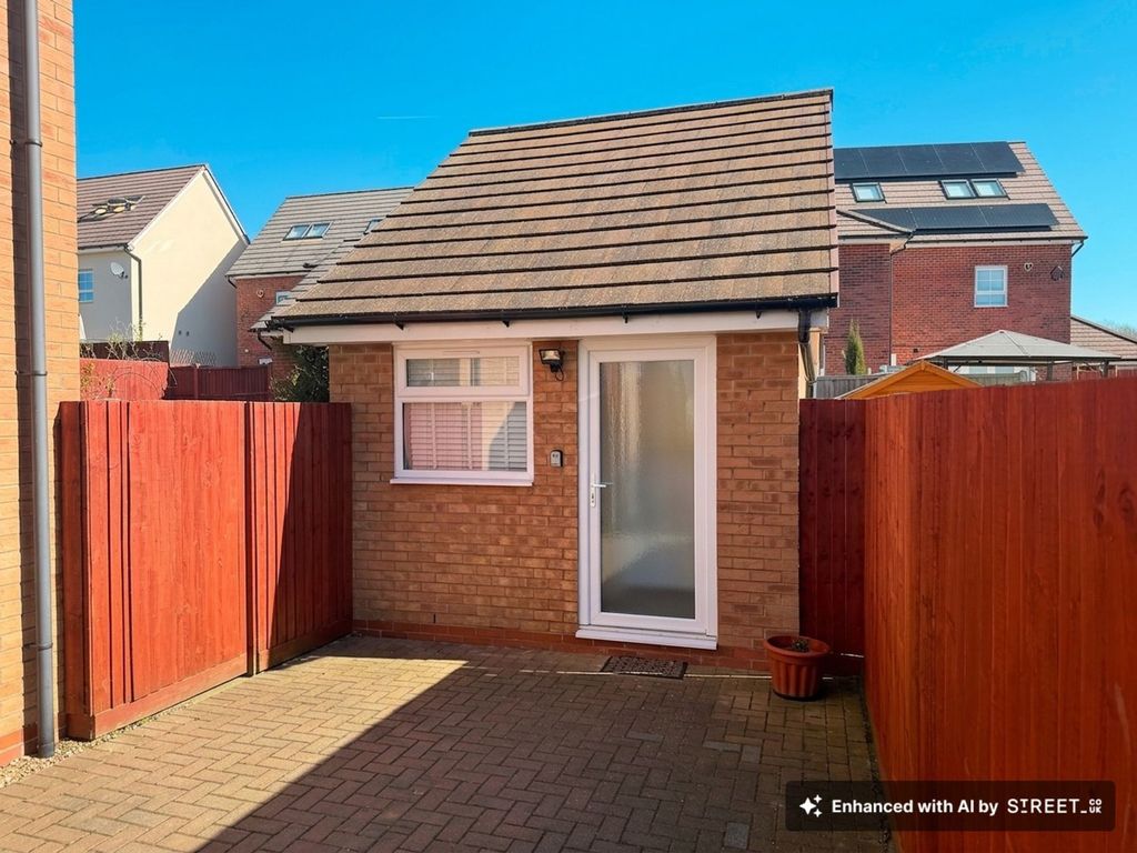 Property photo 2 of 14 Garage Converted Into Annexe