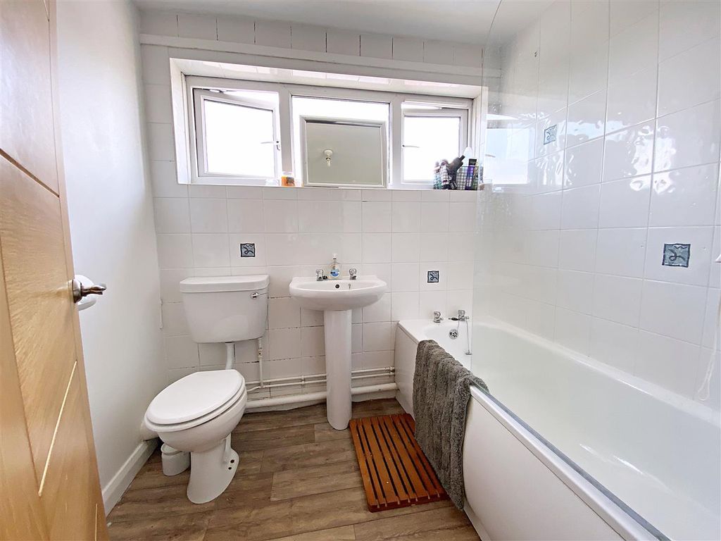 Additional image 11 of 2 bed flat for saleAlbion Street, Kenilworth CV8