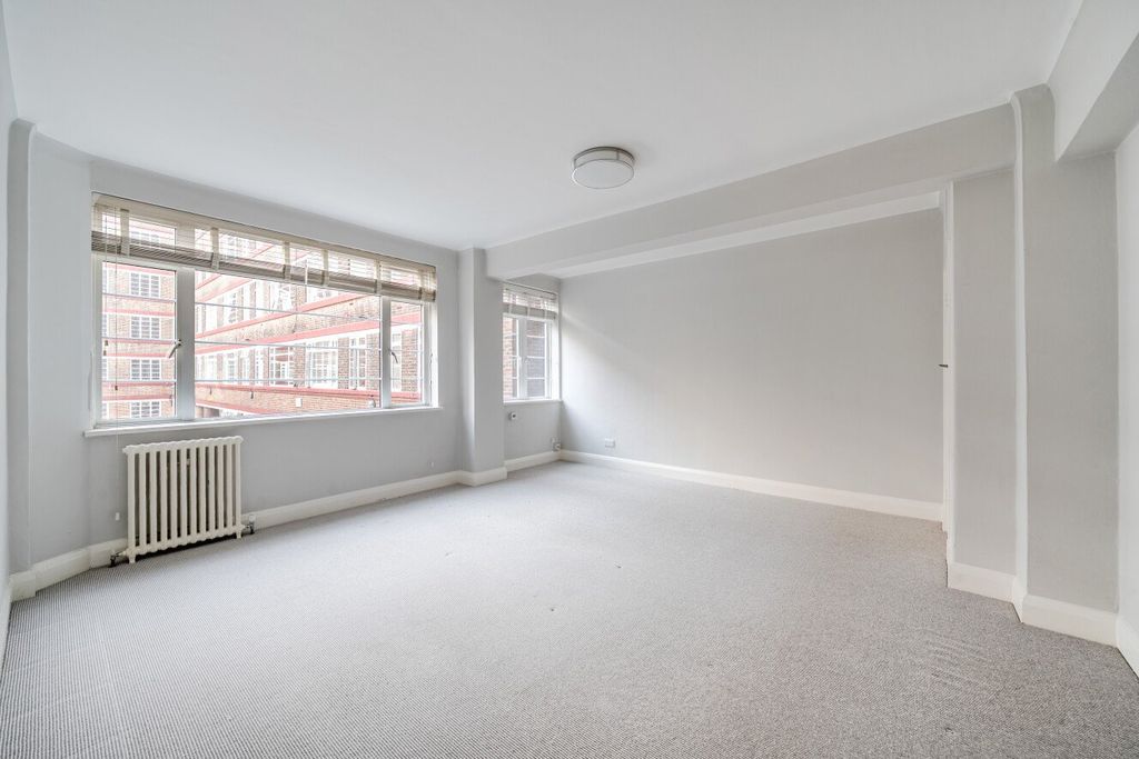 Property photo 3 of 17 Picture No. 04