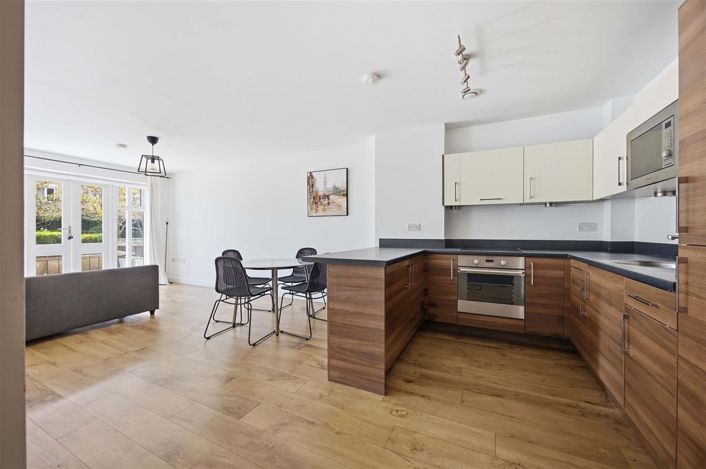 Property photo 3 of 13