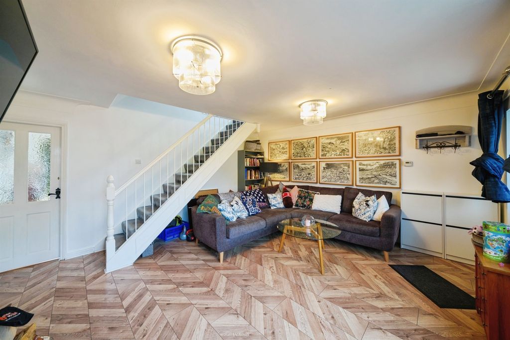 Property photo 2 of 18