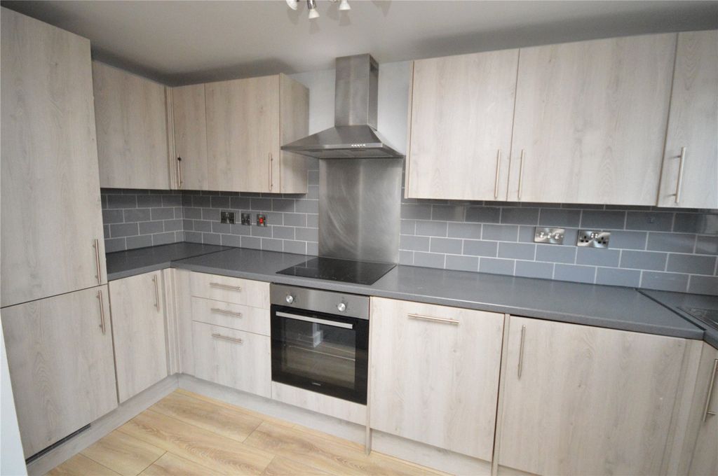 Property photo 3 of 8 Picture 3