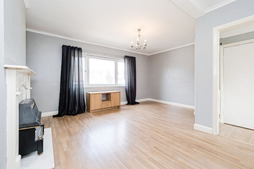Property photo 2 of 17 Photo