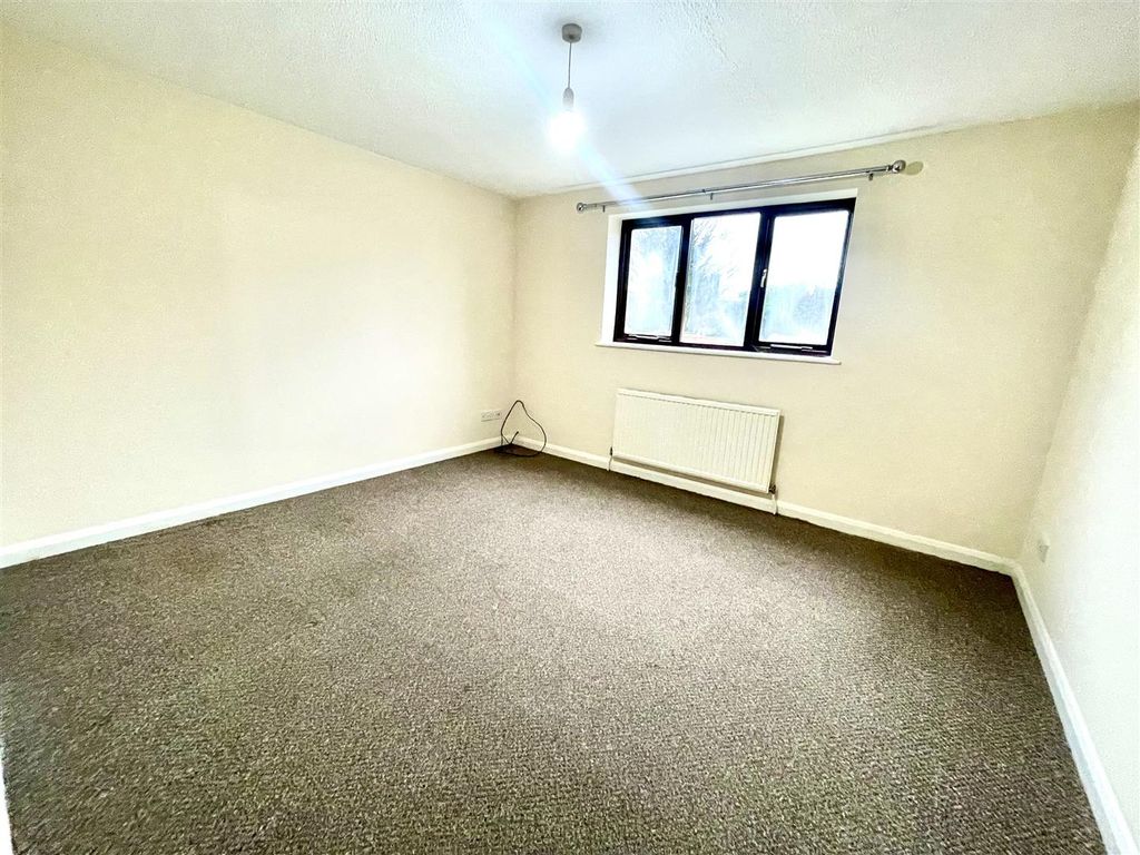 Property photo 2 of 6 Lounge