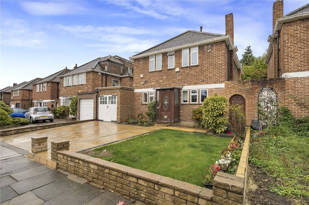 Property photo 1 of 18 Exterior