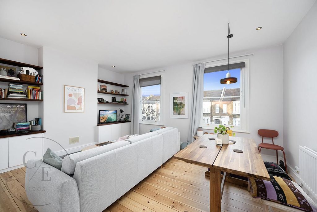 Property photo 2 of 12 W02.Jpg