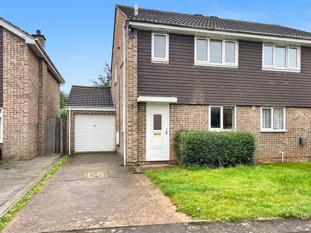 Property photo 1 of 10 Front / Driveway