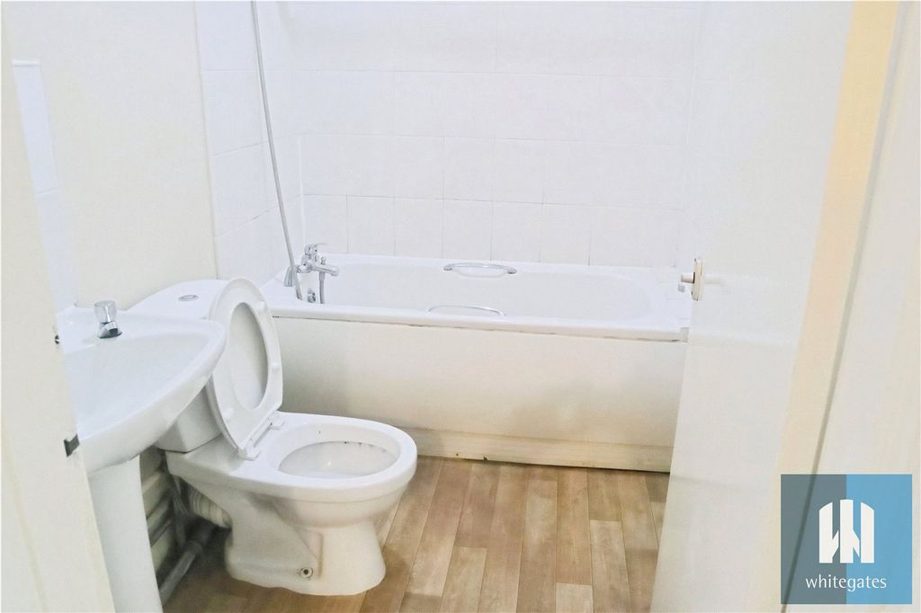 Property photo 3 of 7 Picture No. 11